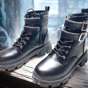 Mari A. Jordin Combat Boots Zip On Side Black Ankle Strap Size 8M